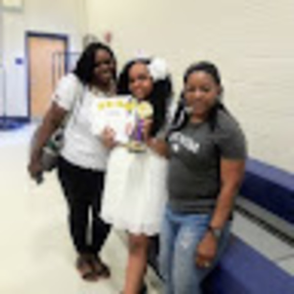 Meet your Posher, Hannah - Picture 1 of 1